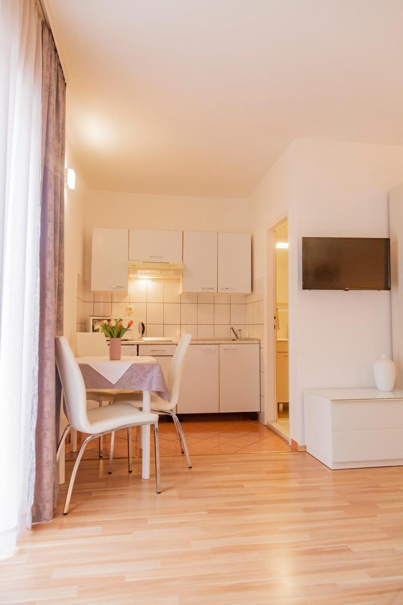 Baska Voda Apartments - Steps From The Beach, Free Parking, Central Location Eksteriør bilde